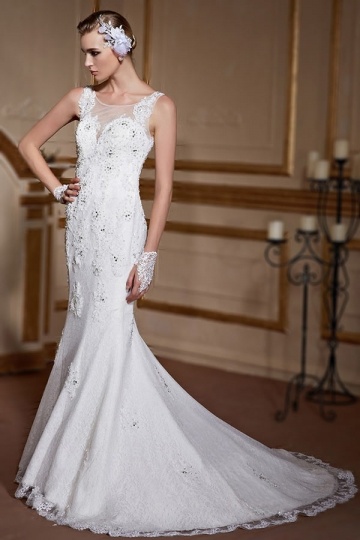 Robe de mariée en dentelle sirène avec bretelles traîne chapelle