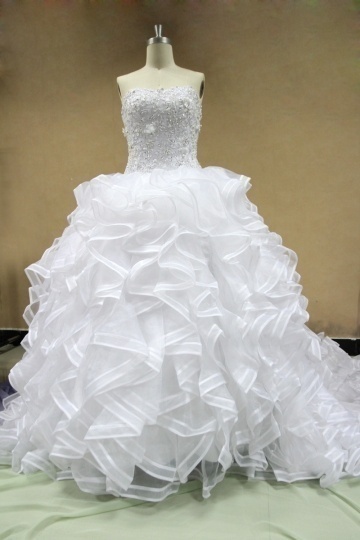 Robe de mariée sans bretelle ruchée à traîne Court en