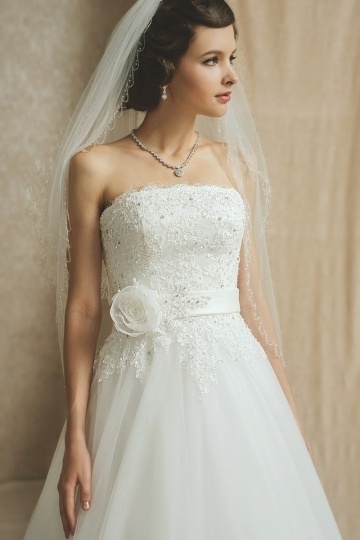 Splendide Robe de mariée bustier à une allure de princesse