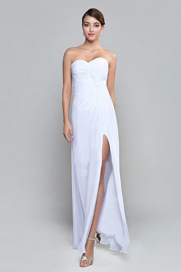 Robe immaculée pour invitée mariage