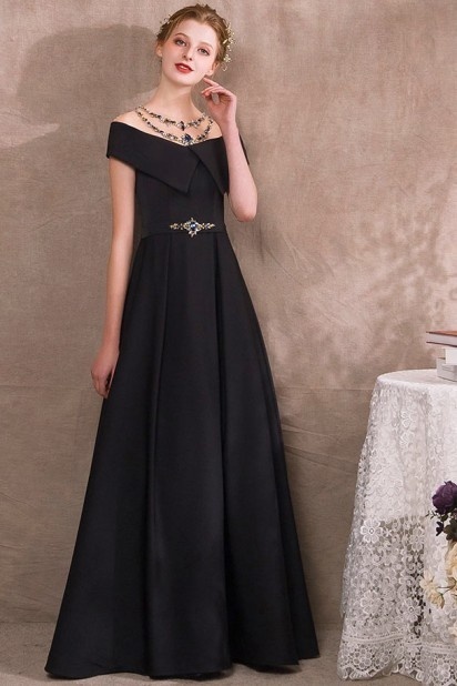robe de soirée noire longue épaule dénudé orné de strass 2019