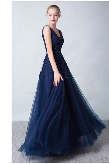 Robe soirée princesse bleu nuit dos décolleté en V appliquée de dentelle guipure