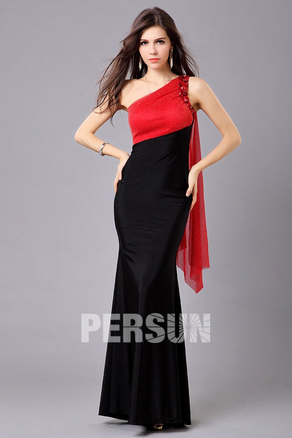 Robe de bal longue sirène contraste rouge noire ornée de bijoux
