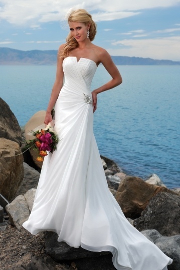 Robe de mariée plage bustier ruchée en Mousseline à ligne a
