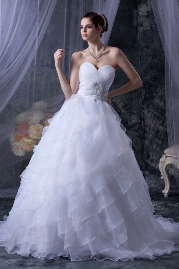 Robe princesse de mariée décolleté en cœur bustier ornée de bijoux en organza