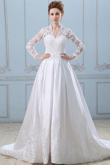 Robe de mariée dentelle décolleté en V avec manches longues