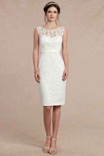 Robe blanc cassé genoux en dentelle pour cocktail de mariage