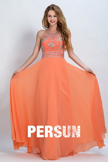 Bal : Vous avez la chance de porter une robe de bal Halter longue ! 56c12c92d1944 Bal : Vous avez la chance de porter une robe de bal Halter longue !