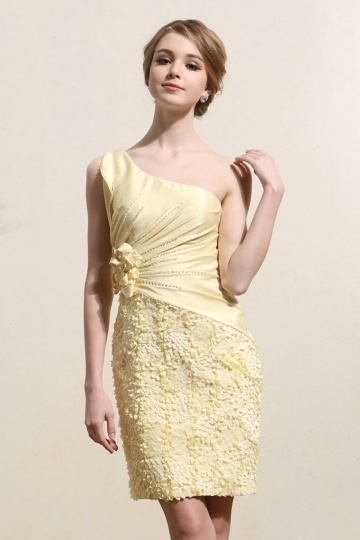 Robe de bal courte jaune asymétrique avec détails pétales & fleurs fait main