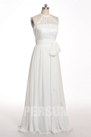 Robe noire longue dentelle avec bretelle autour du cou empire